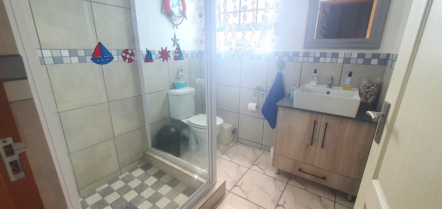 3 Bedroom Property for Sale in Sandy Point Western Cape